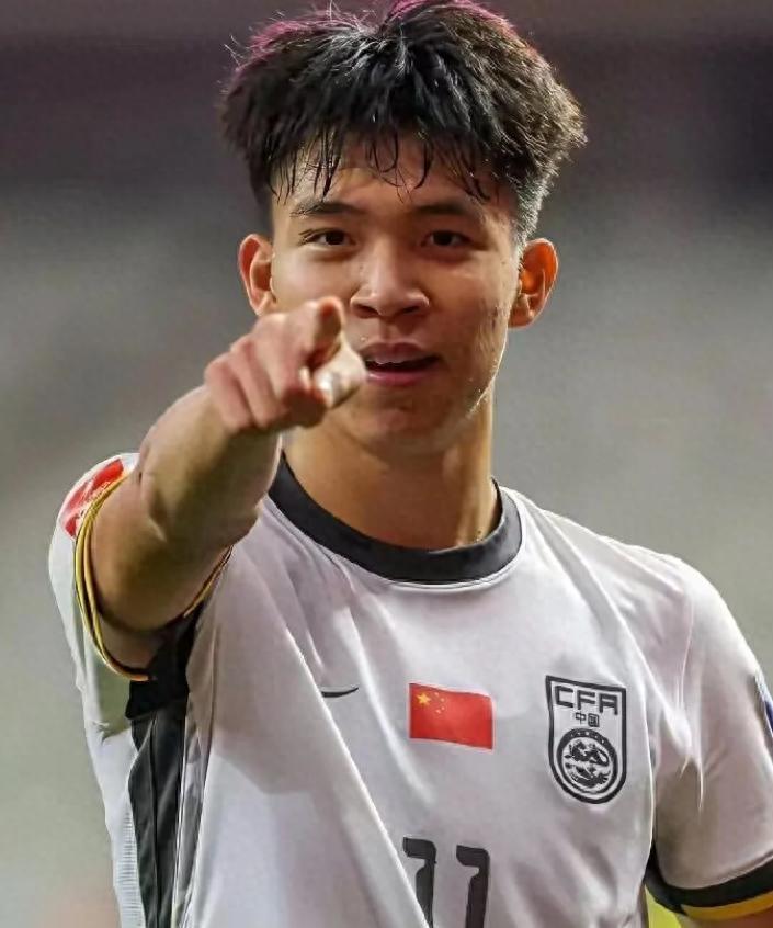 开云体育网页版入口-震惊：两原因让王钰栋拒绝德甲豪门，收入居然比在中超踢球低6倍